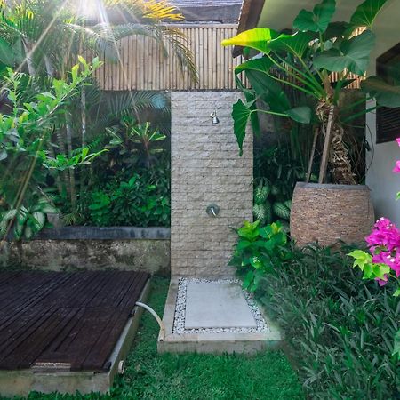Villa Aveli Seminyak By Best Deals Asia Hospitality Buitenkant foto