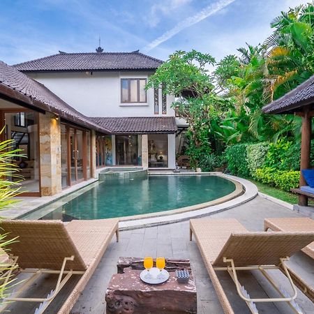 Villa Aveli Seminyak By Best Deals Asia Hospitality Buitenkant foto